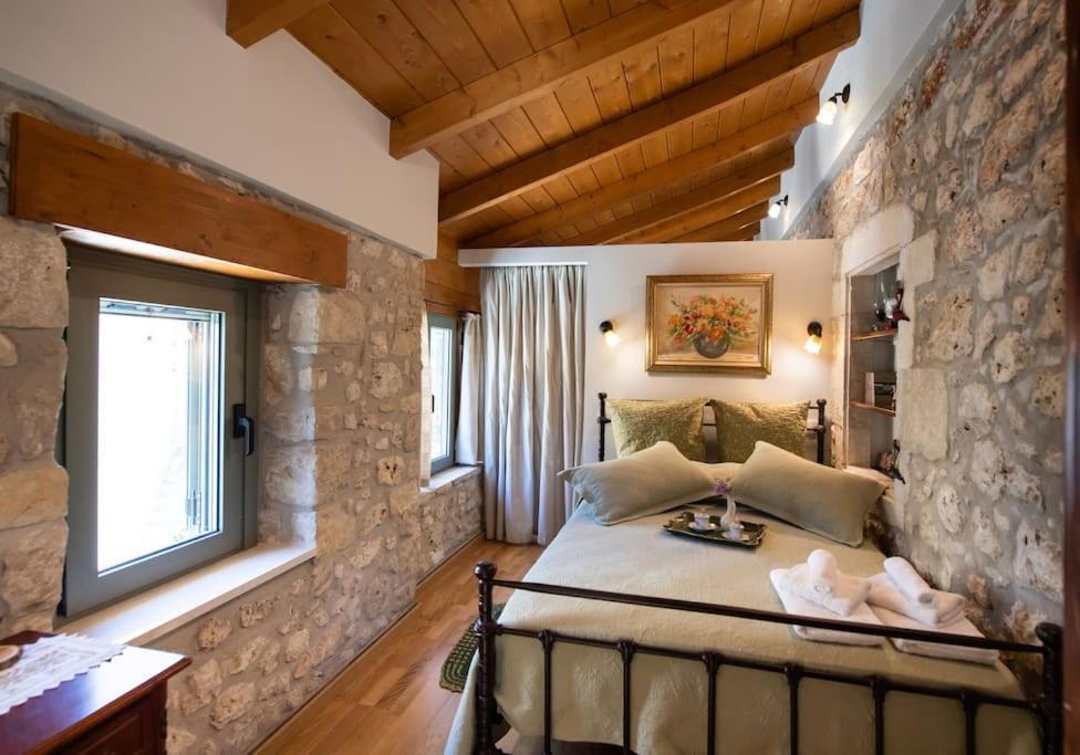 La Casa Di Bella A Tradional Stone House With Barbecue Villa Karia  Exterior photo