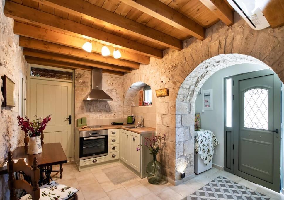 La Casa Di Bella A Tradional Stone House With Barbecue Villa Karia  Exterior photo